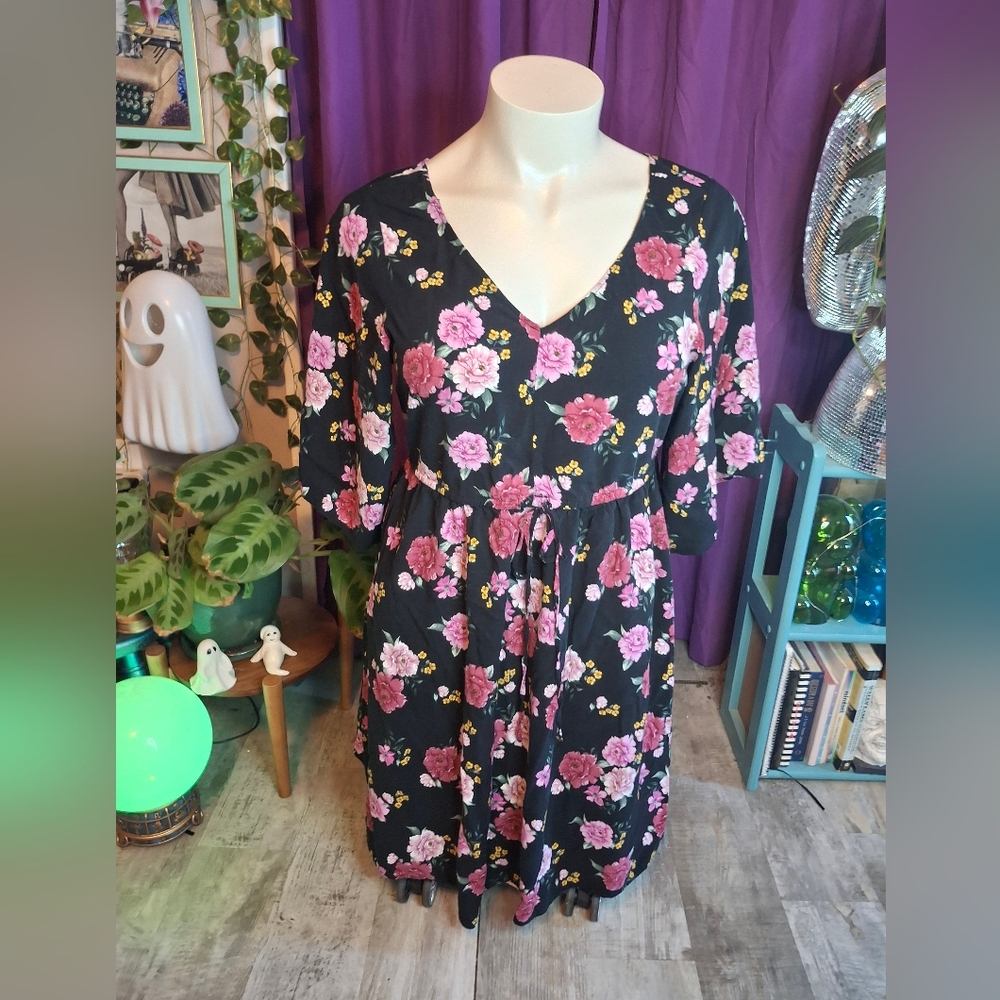 Torrid Size 2 Floral dress 3/4 sleeves,strappy detail in the back